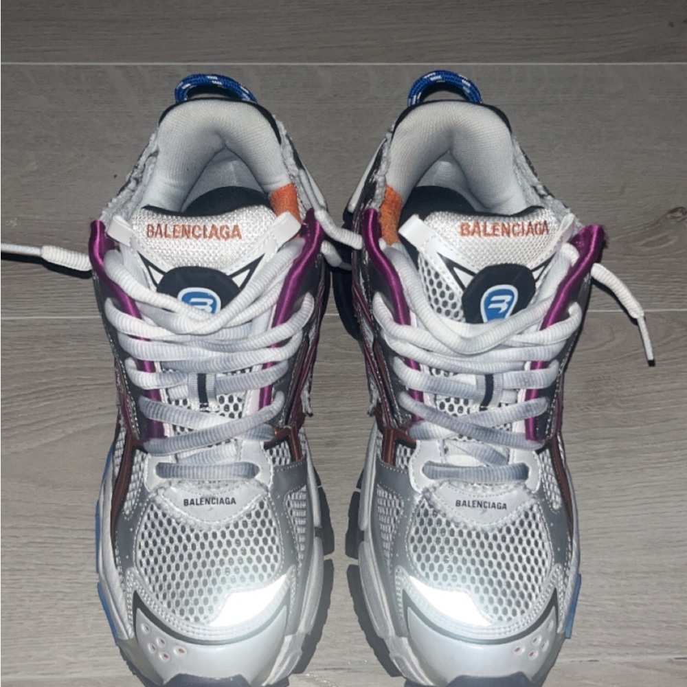 Stock x tag inside balenciaga box - Picture 2 of 4